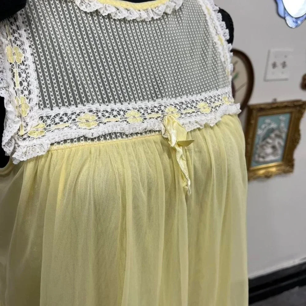 Vintage Lemon Chiffon Lace Nightgown – Size Large